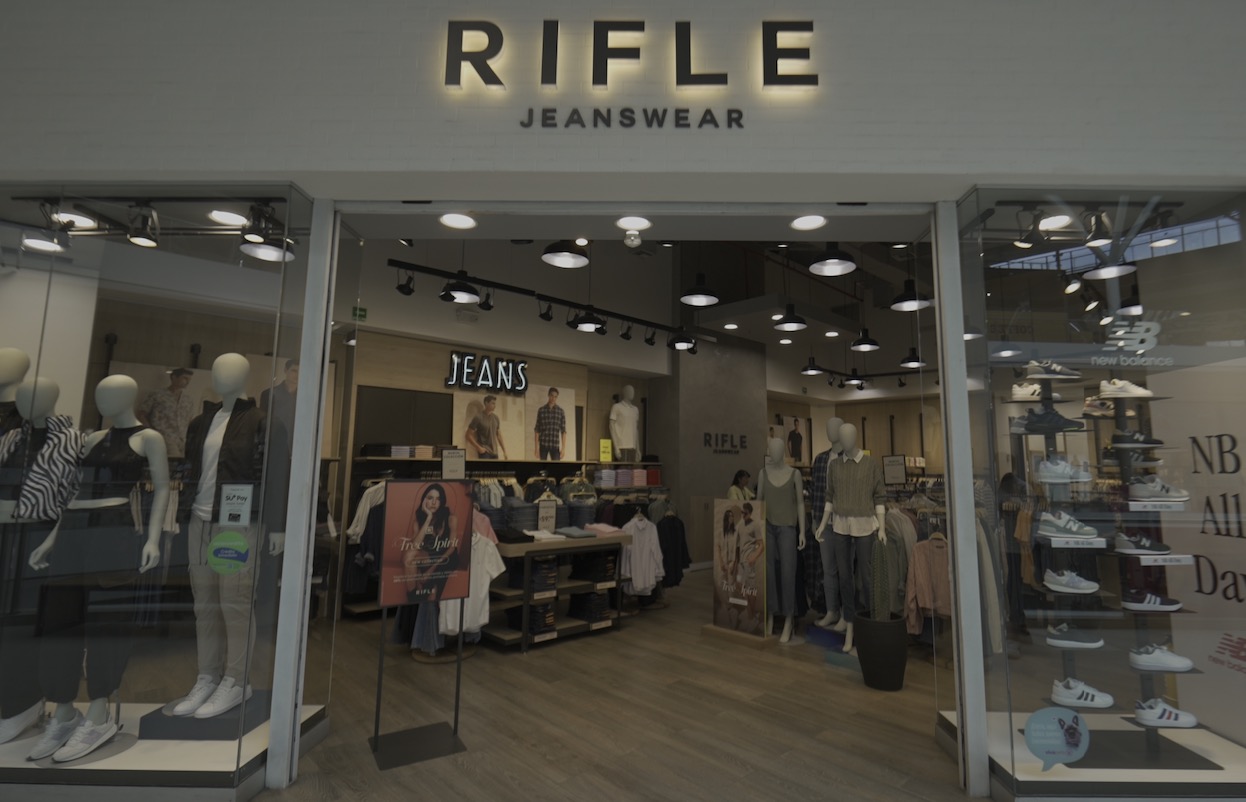 tienda de ropa rifle en envigado